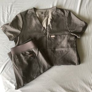 Figs Scrub Top | Size Small | Grey
